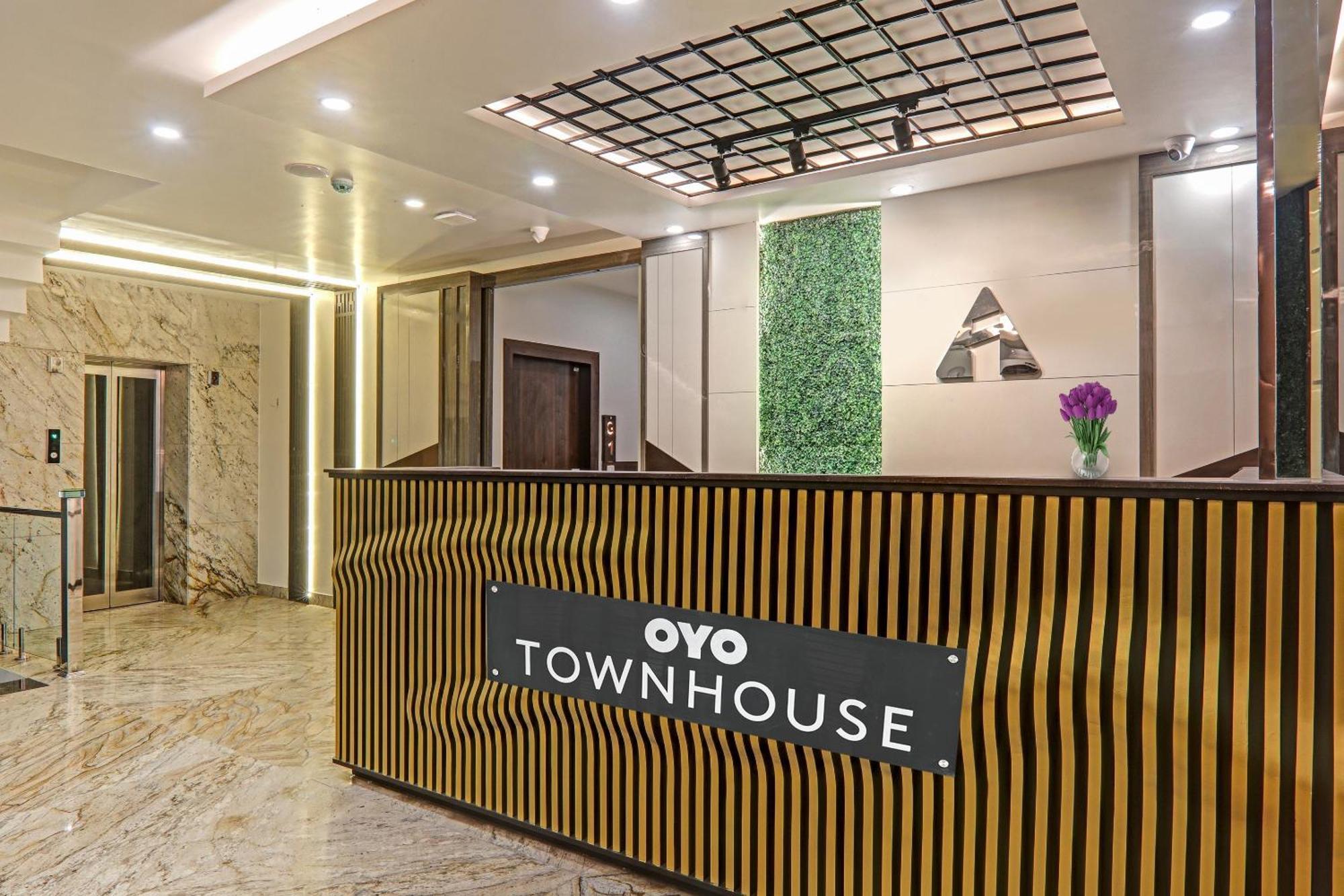 Super Townhouse Hotel Impact Chinhat Ngoại thất bức ảnh